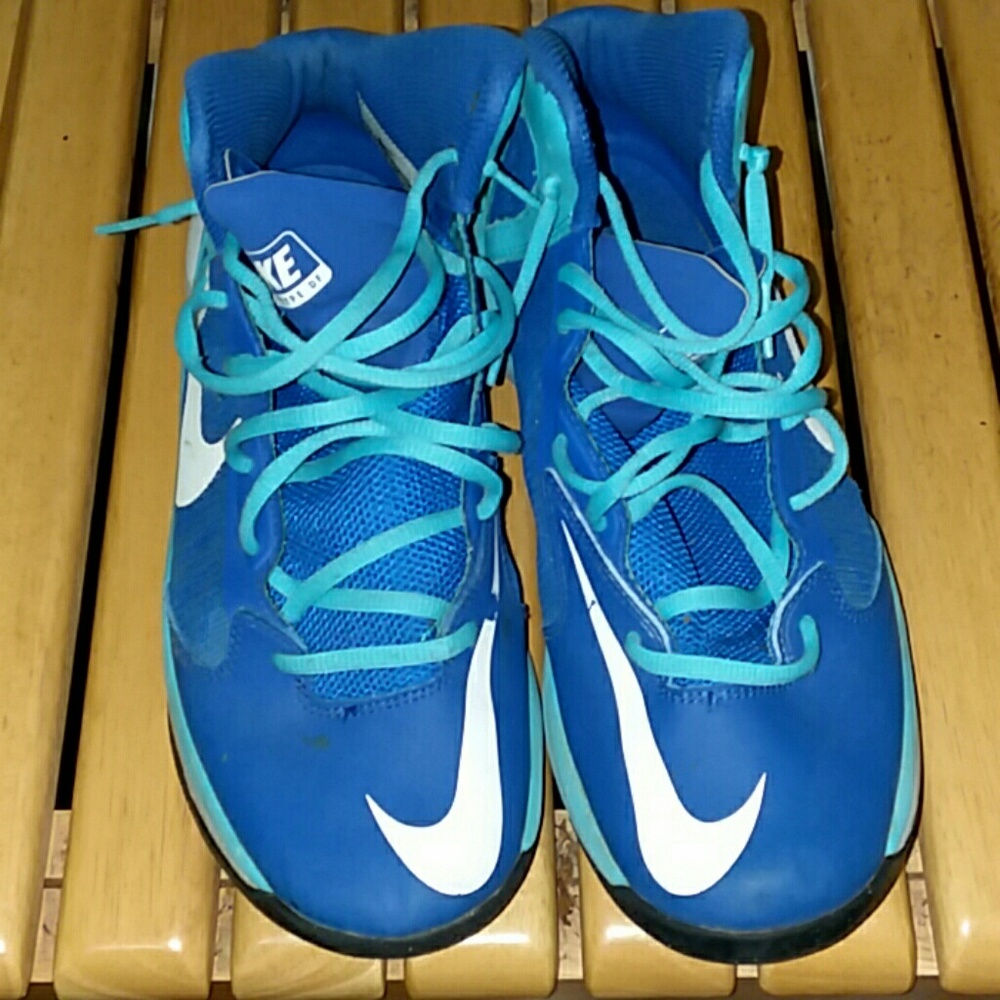 Basketball sneakers